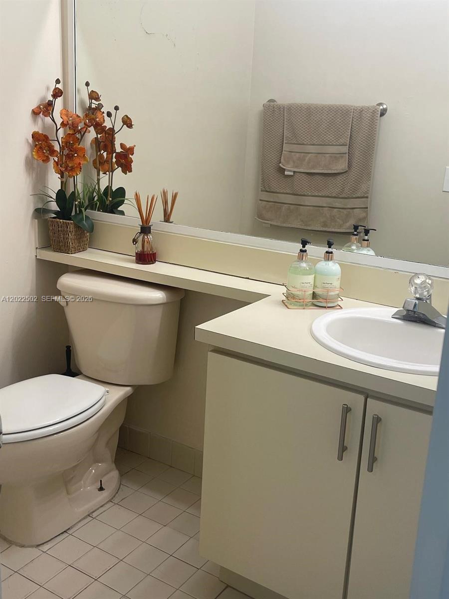 9880 Hammocks Blvd # 43 Unit: 101-43