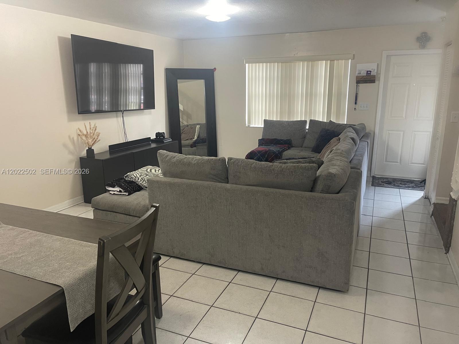 9880 Hammocks Blvd # 43 Unit: 101-43