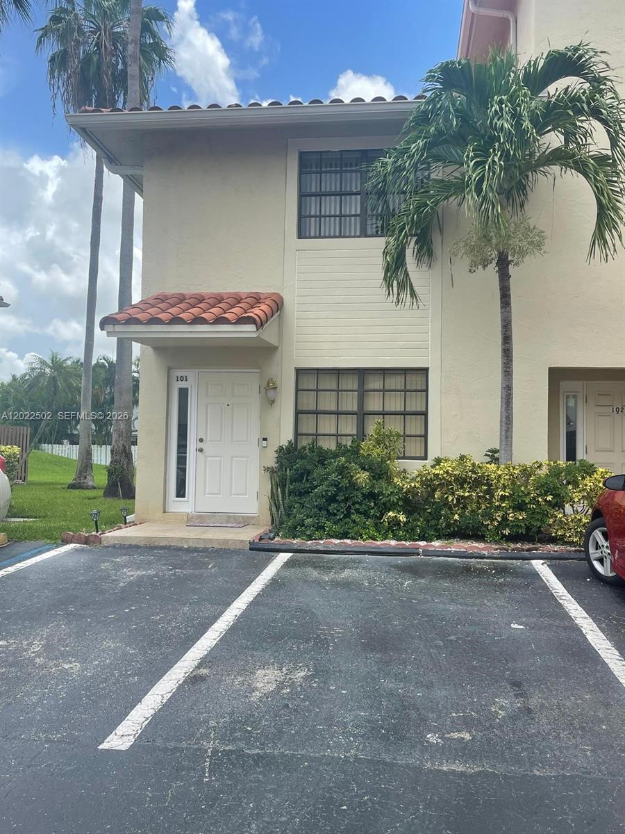 9880 Hammocks Blvd # 43 Unit: 101-43