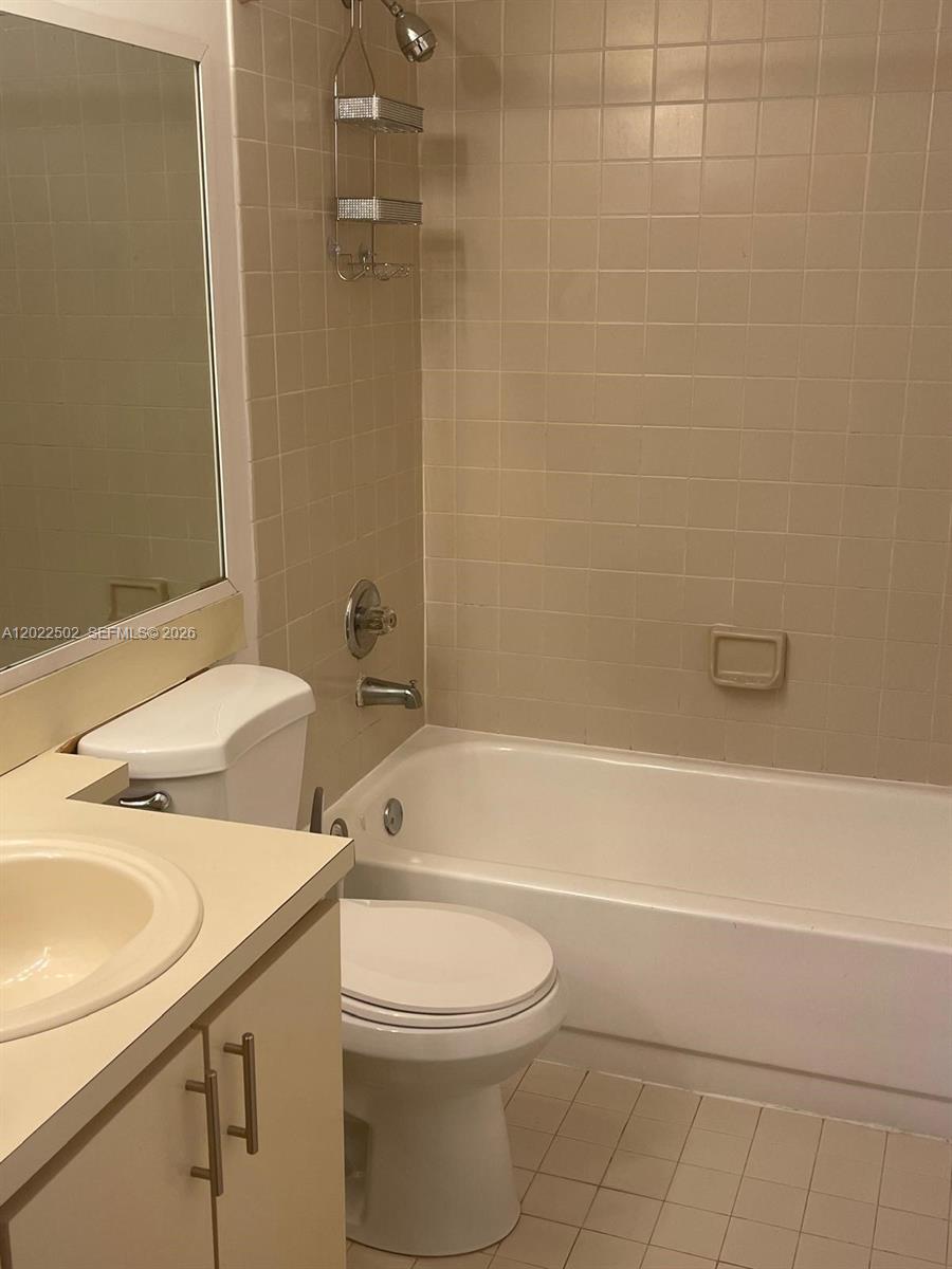 9880 Hammocks Blvd # 43 Unit: 101-43
