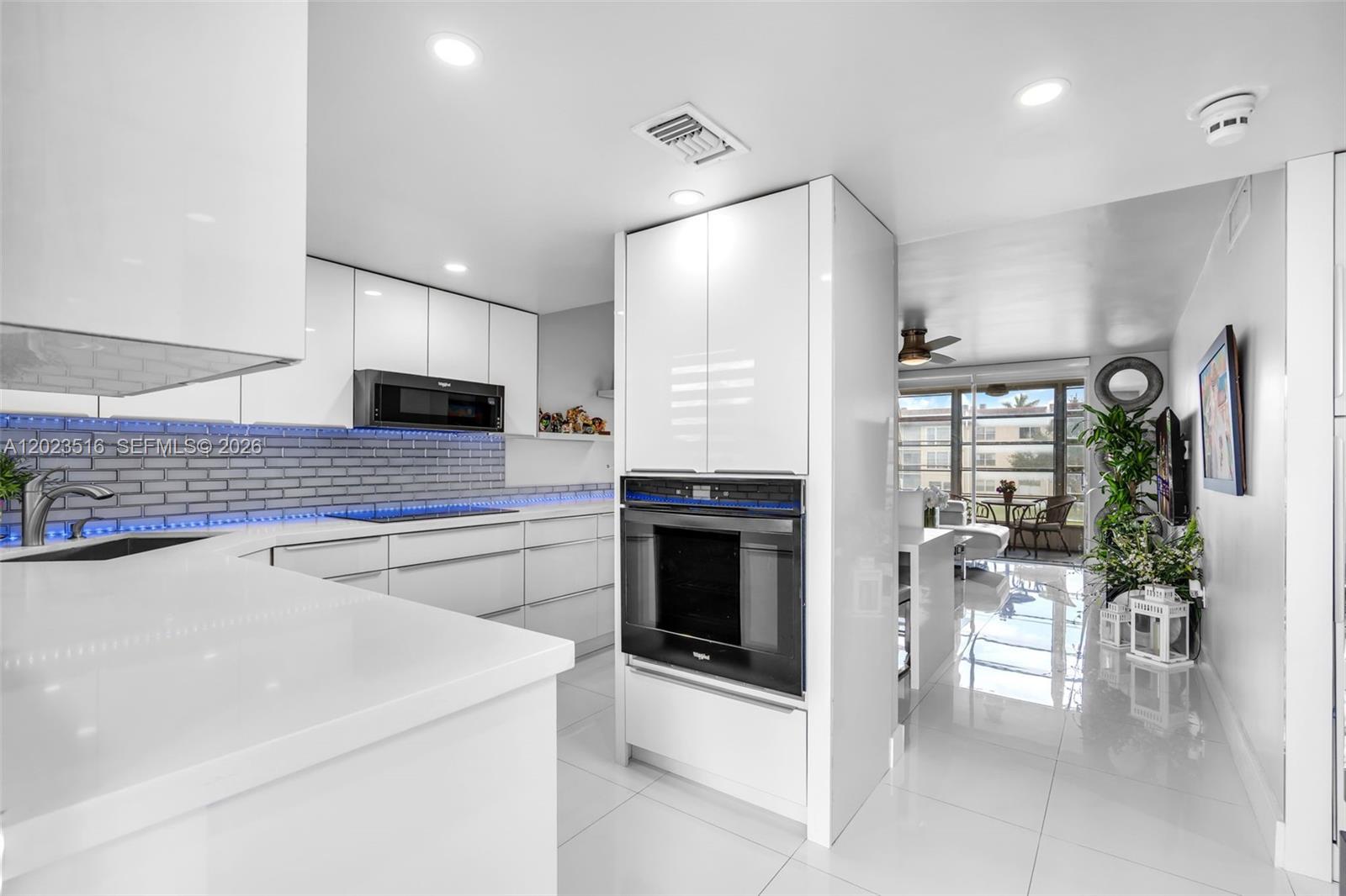 8881 Sunrise Lakes Blvd Unit: 206