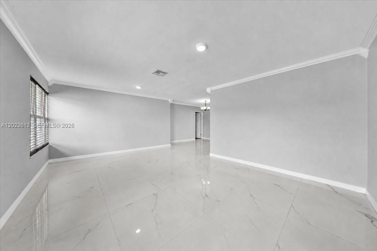 5260 SW 10th Ct