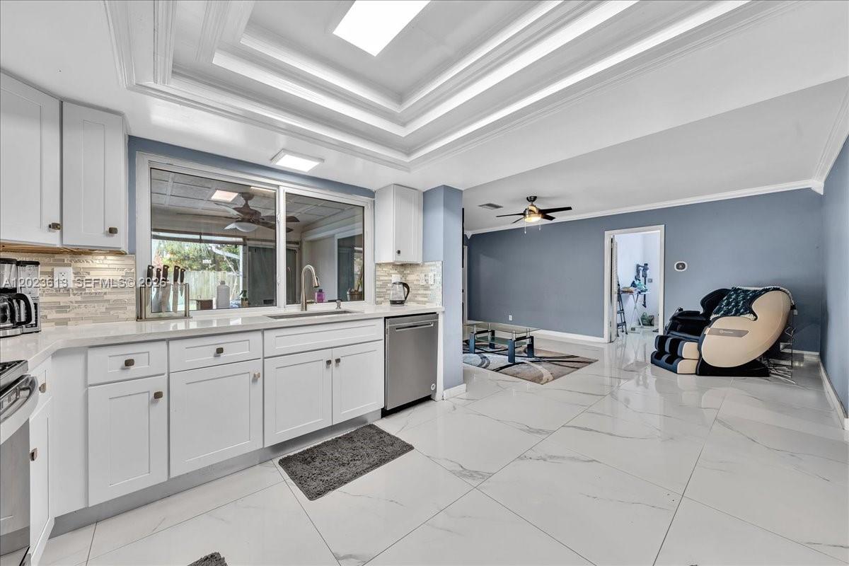 5260 SW 10th Ct