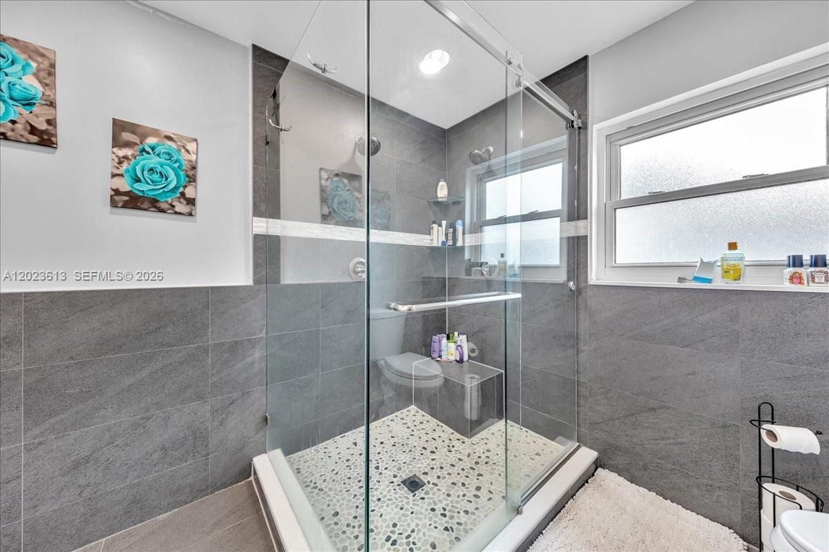 5260 SW 10th Ct