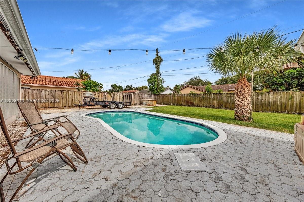 5260 SW 10th Ct