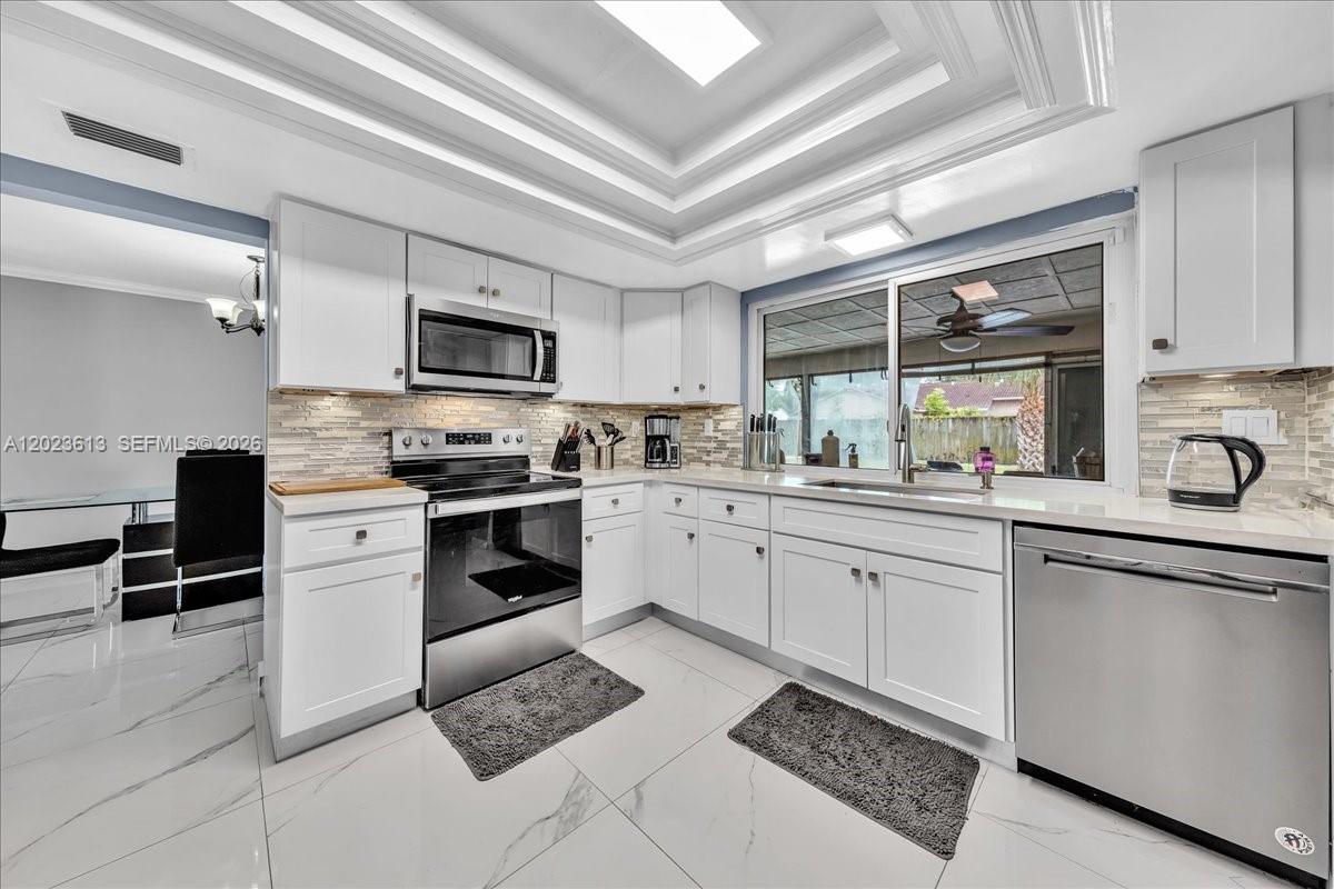 5260 SW 10th Ct