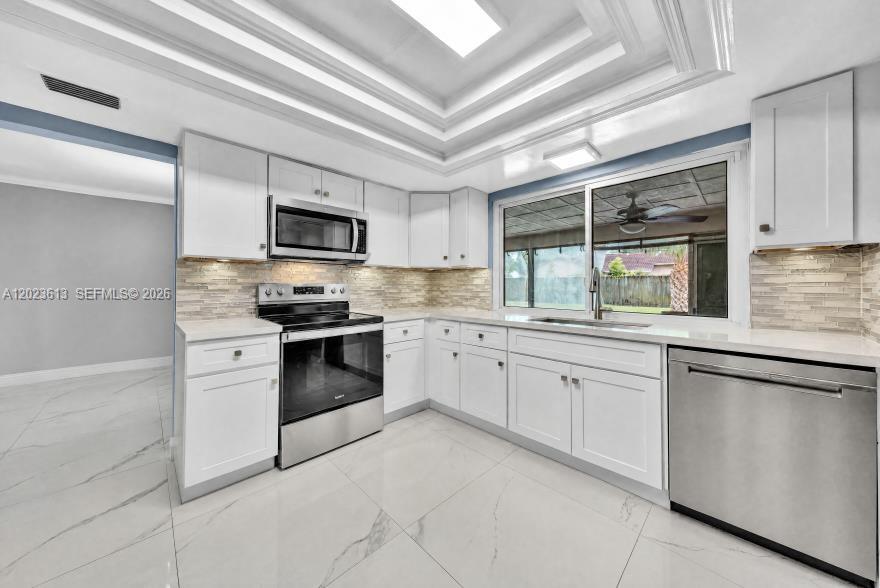 5260 SW 10th Ct