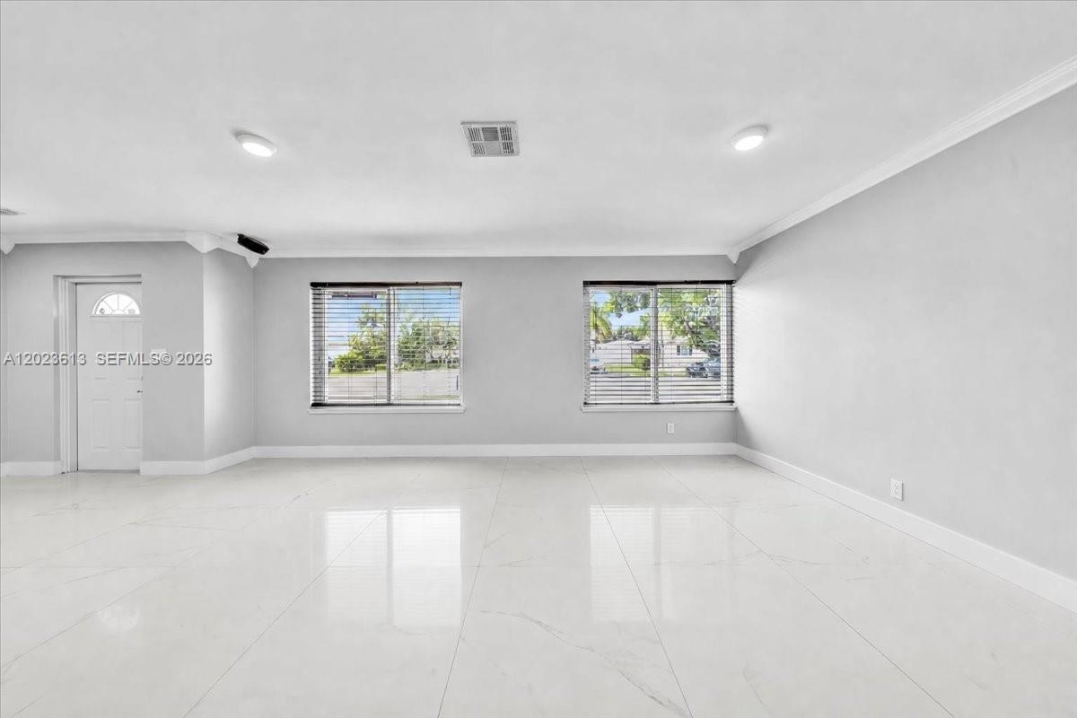 5260 SW 10th Ct
