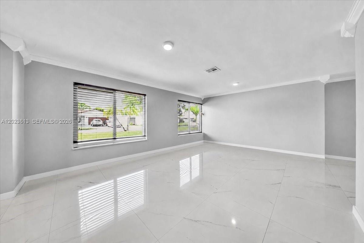5260 SW 10th Ct