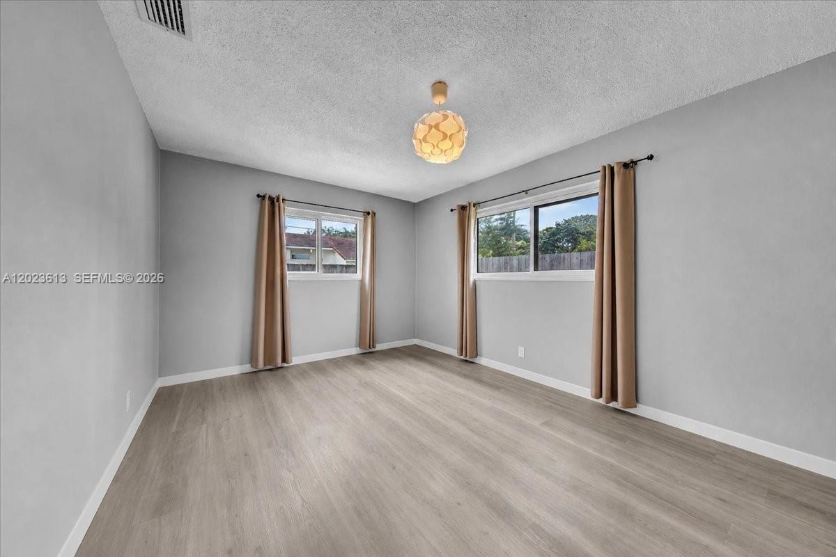 5260 SW 10th Ct