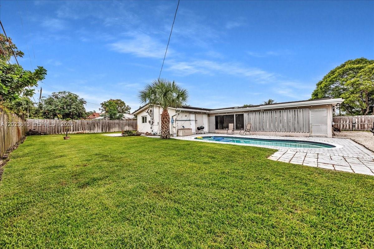 5260 SW 10th Ct