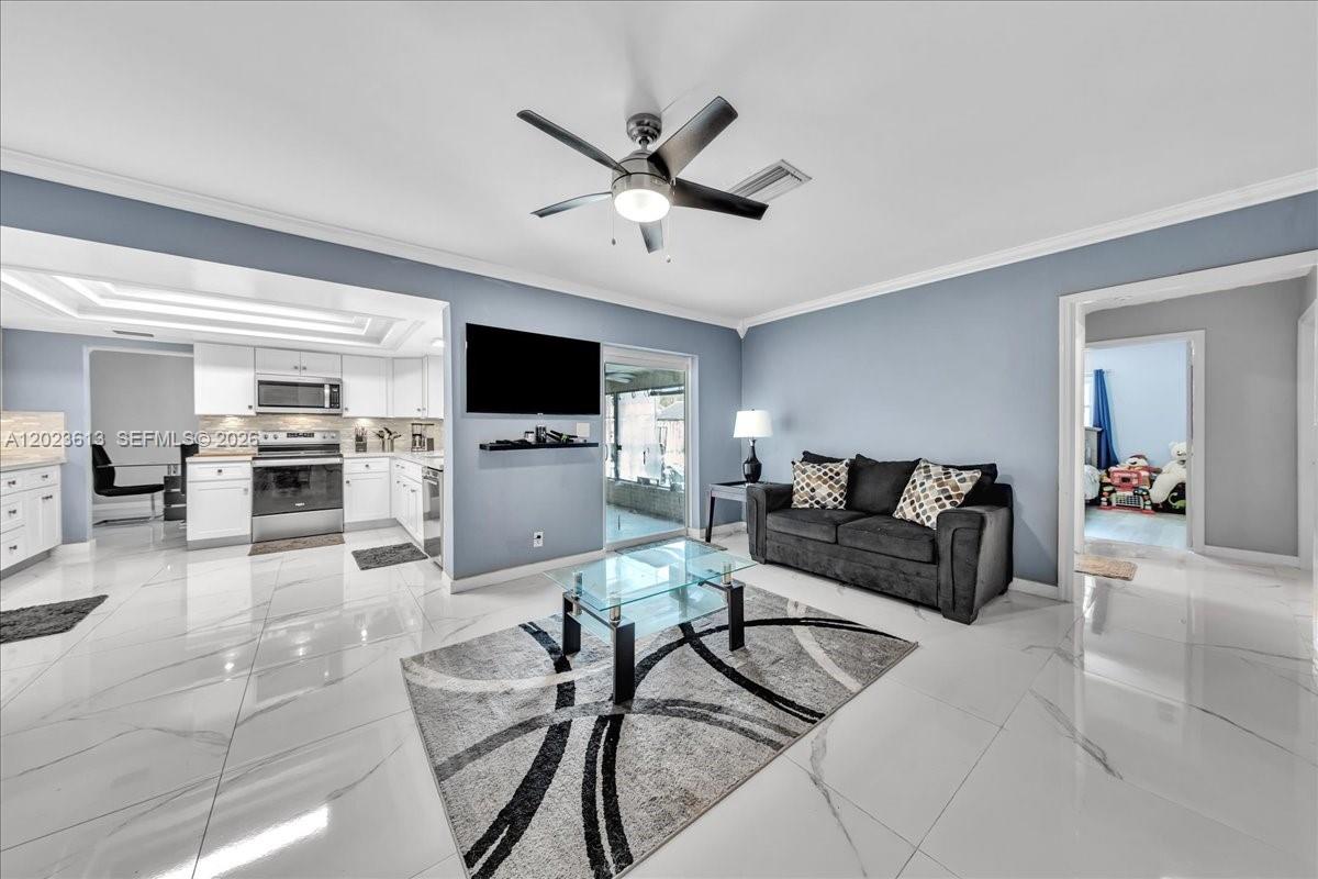 5260 SW 10th Ct