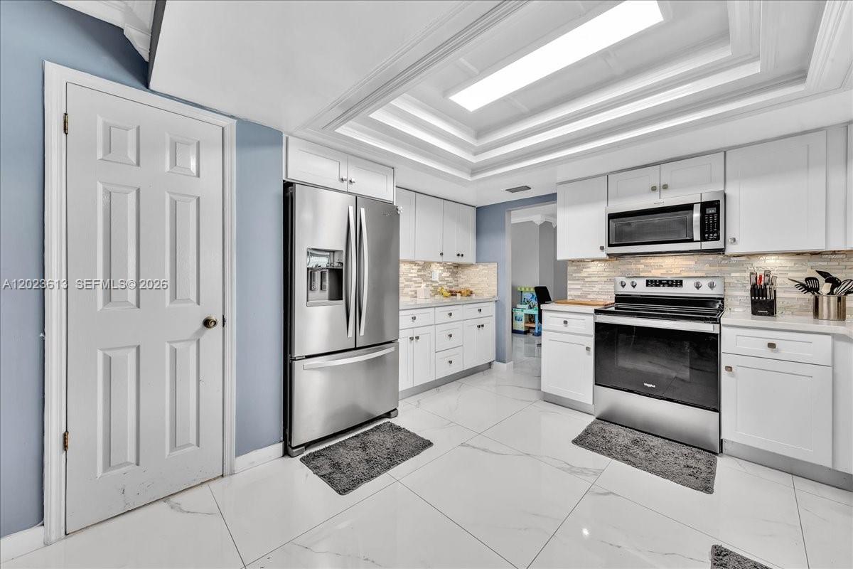 5260 SW 10th Ct