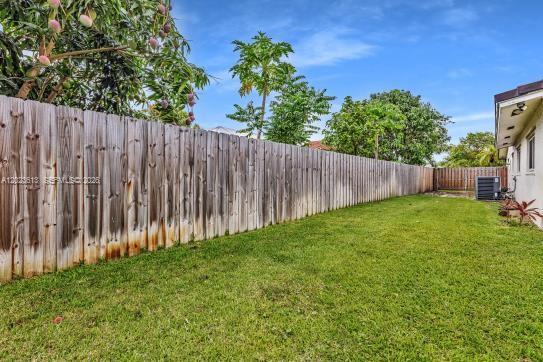 5260 SW 10th Ct