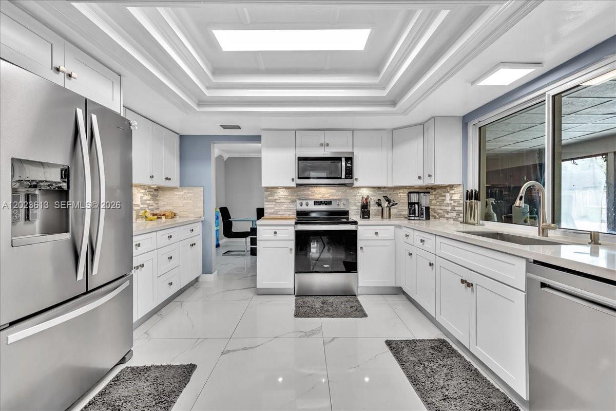 5260 SW 10th Ct