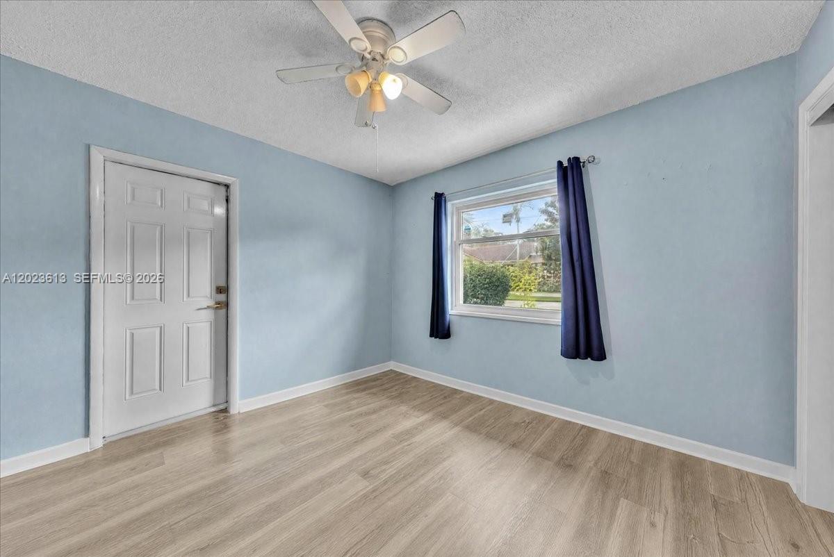 5260 SW 10th Ct