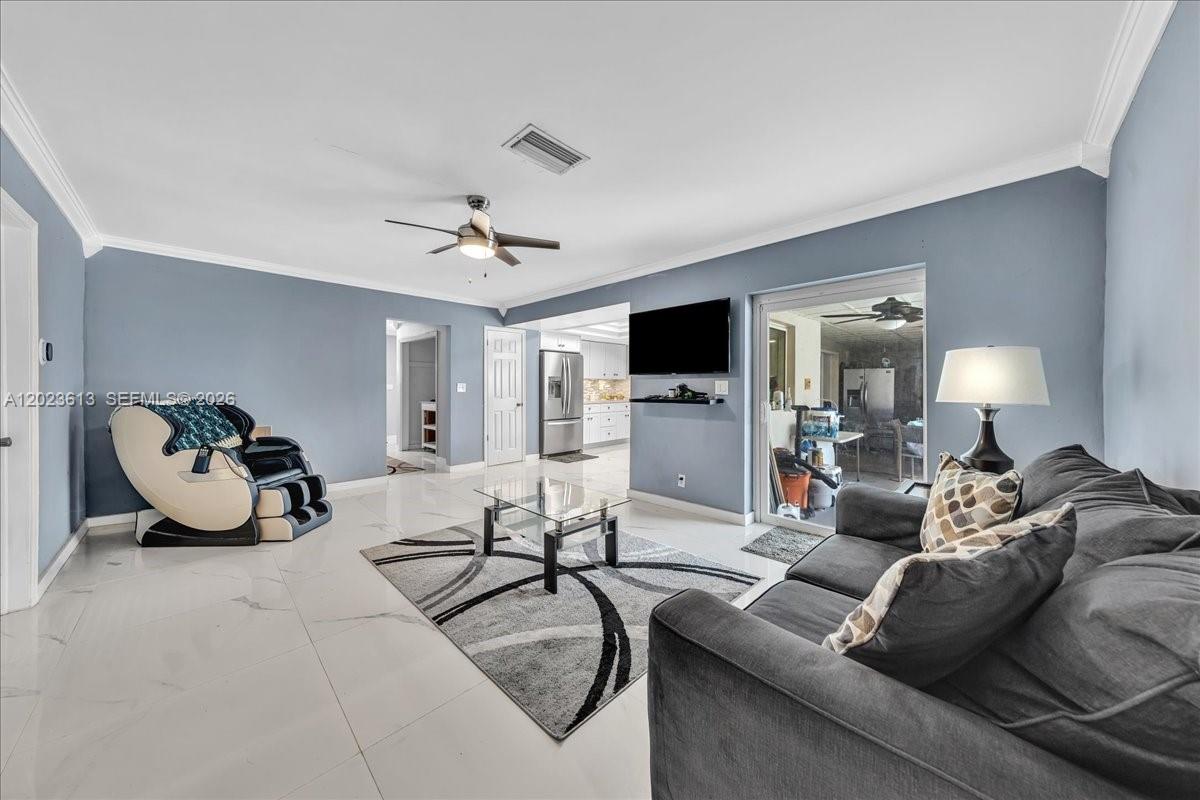 5260 SW 10th Ct