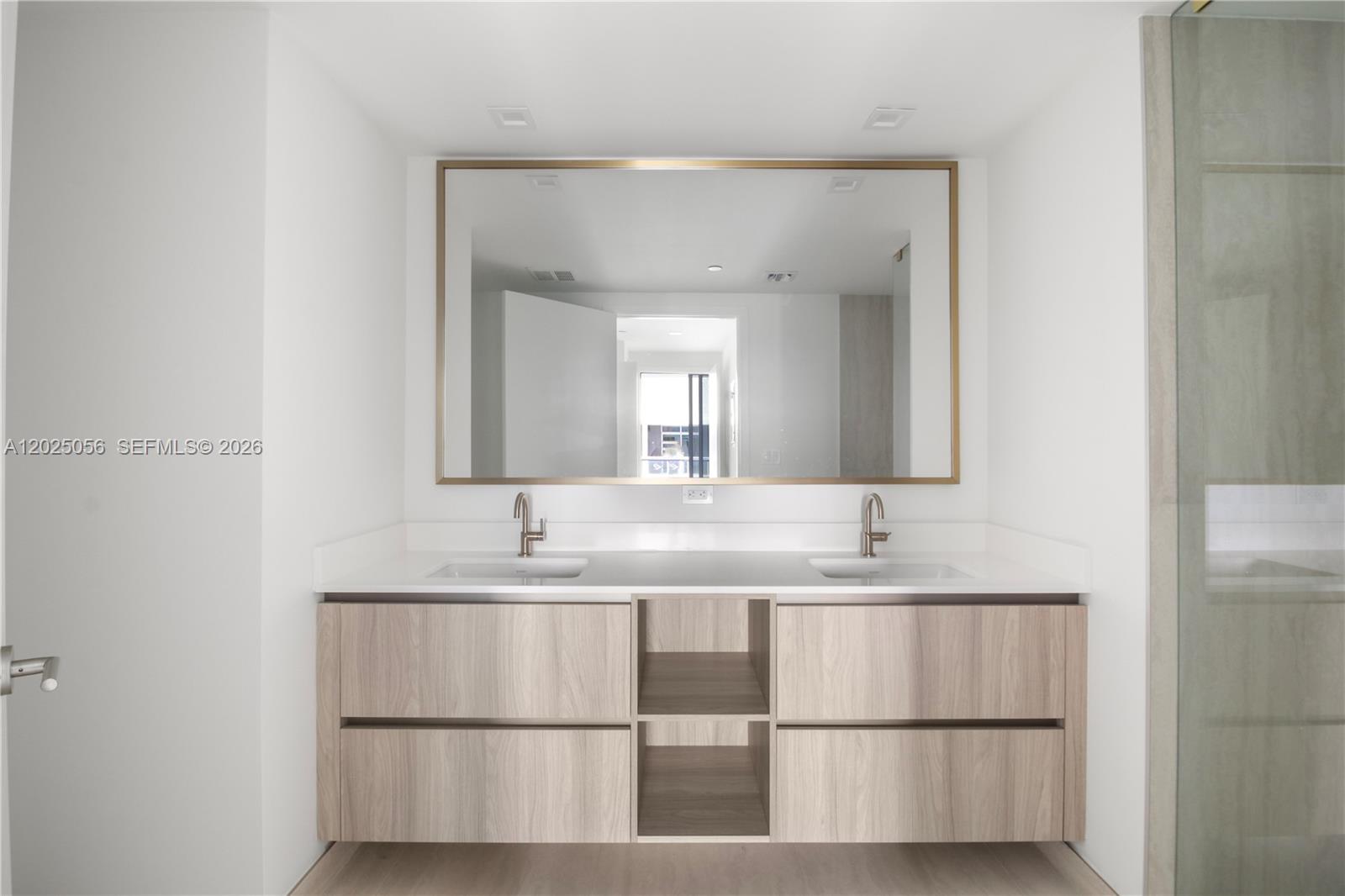 77 SE 5th St # 4208