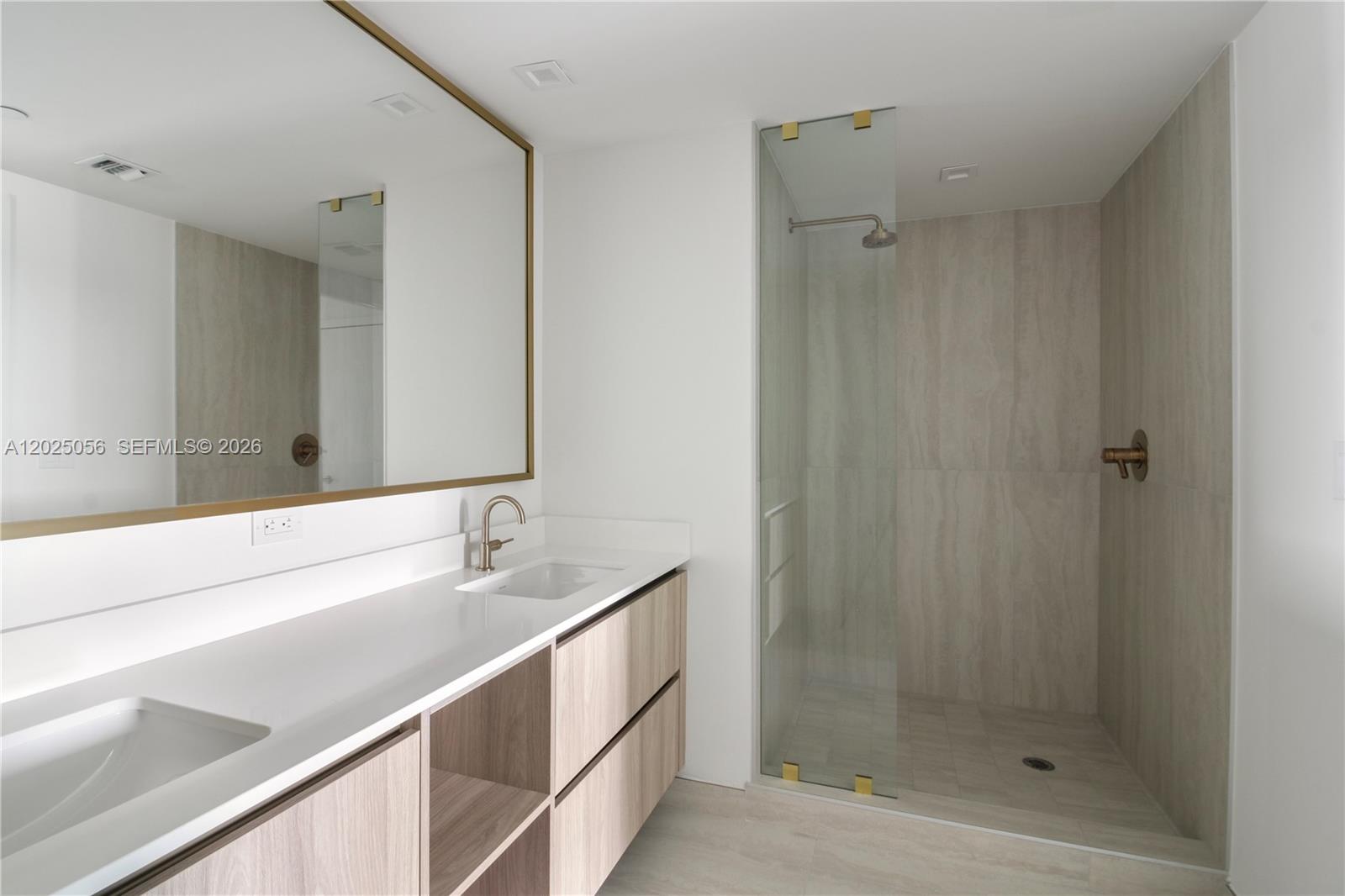 77 SE 5th St # 4208