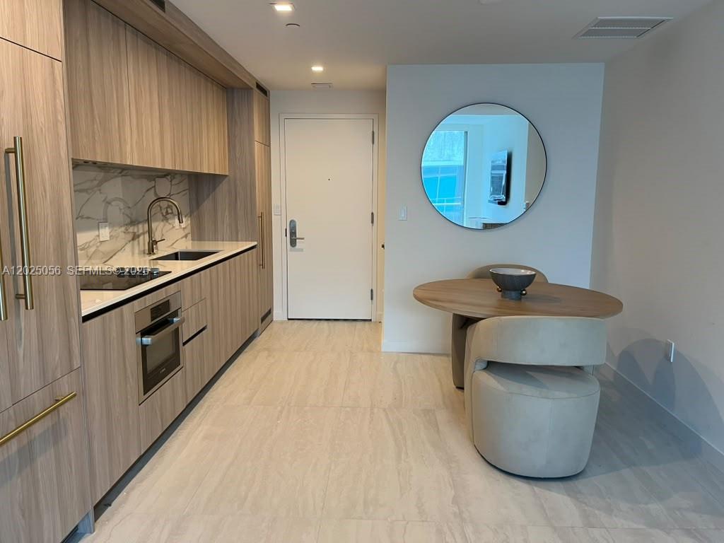 77 SE 5th St # 4208