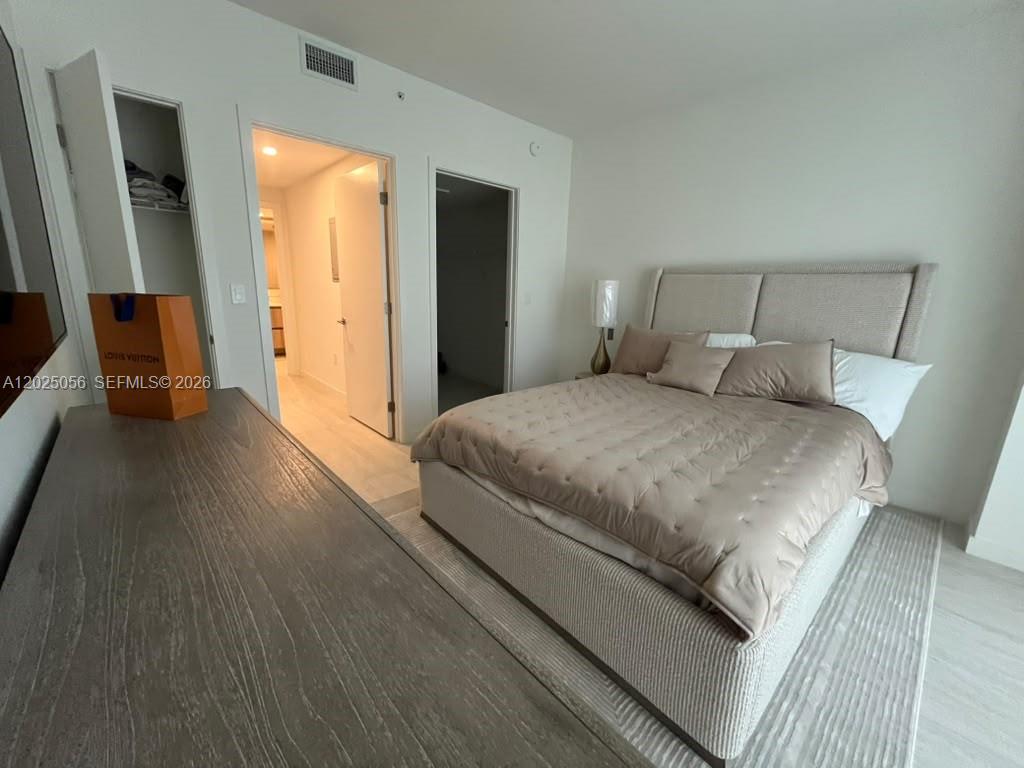 77 SE 5th St # 4208