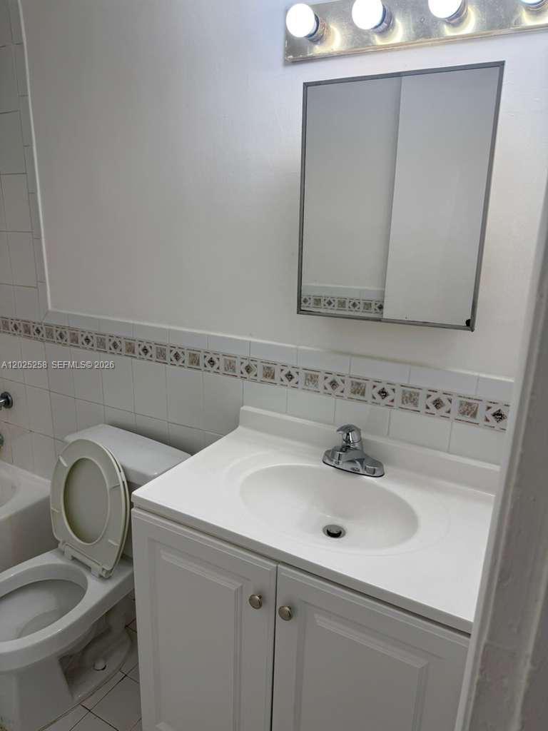 251 NW 177th St # 111 Unit: A-111