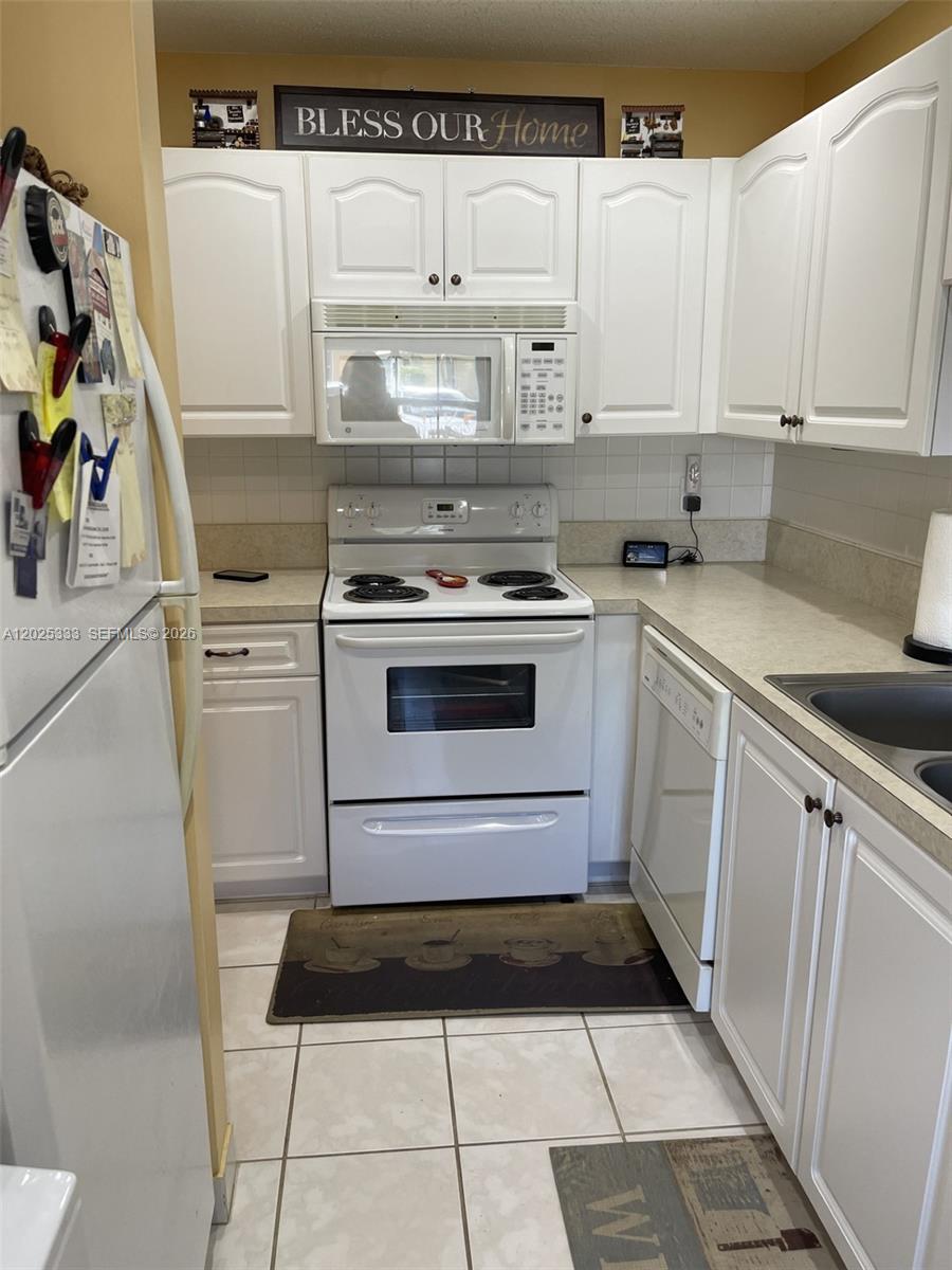 1640 NW 19th Ter # 103