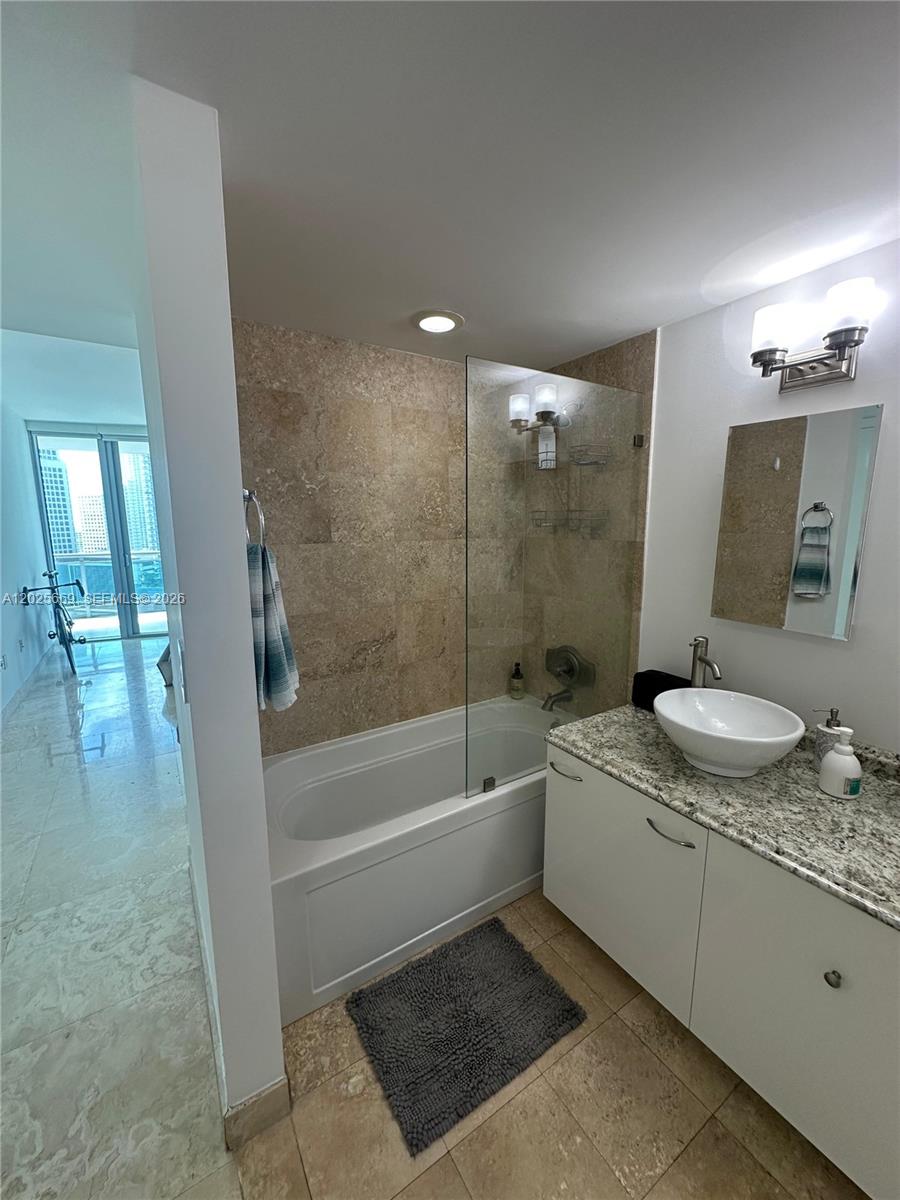 350 S Miami Ave Unit: 2302