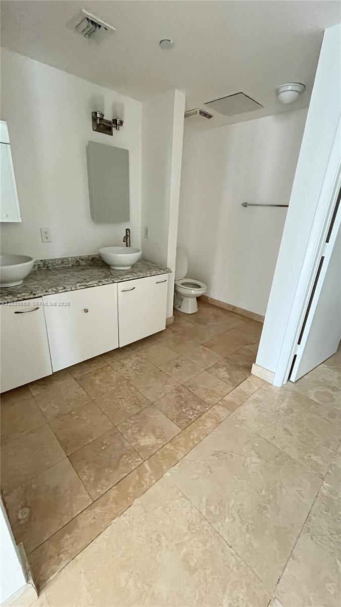 350 S Miami Ave Unit: 2302