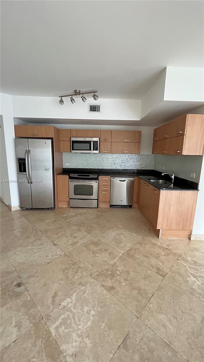 350 S Miami Ave Unit: 2302