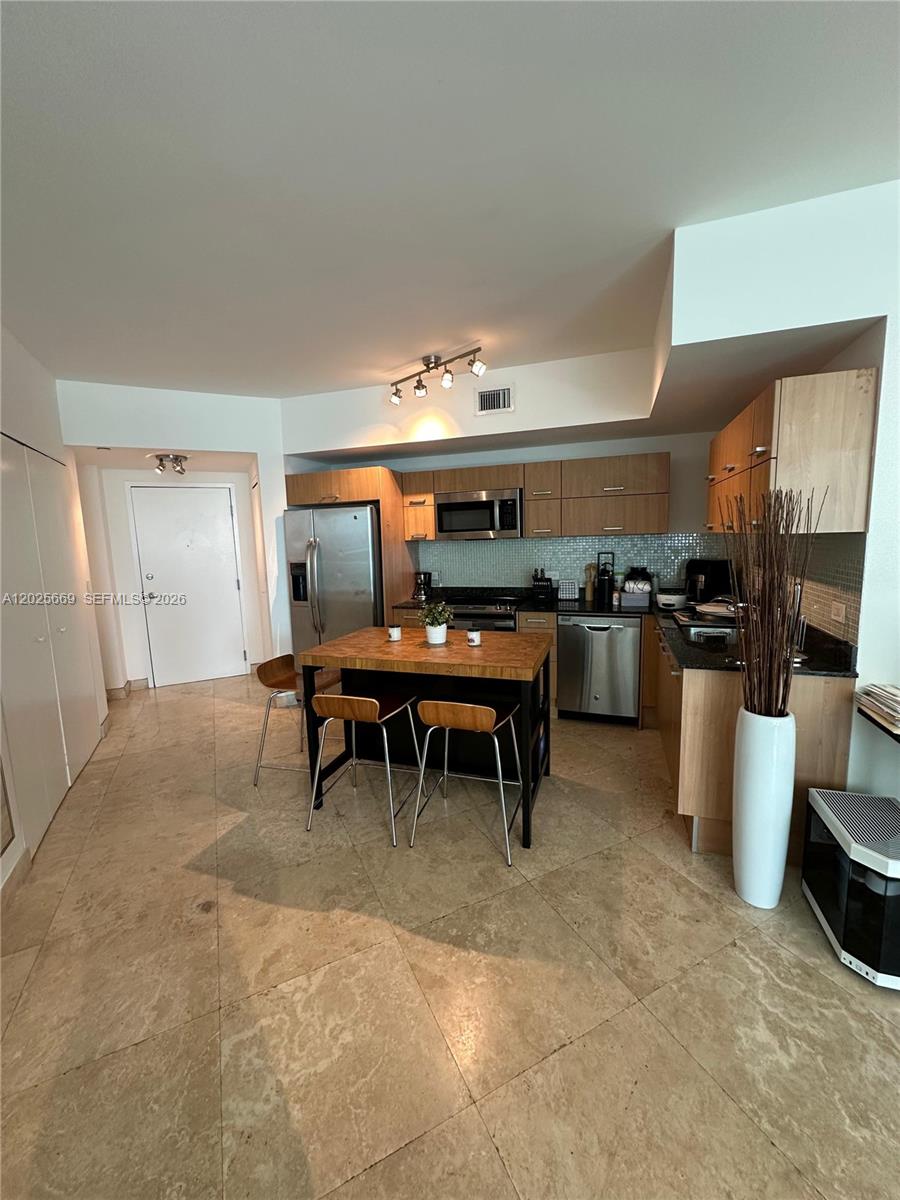 350 S Miami Ave Unit: 2302
