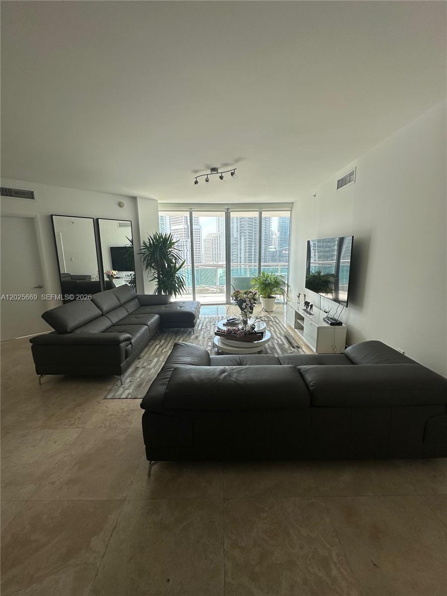 350 S Miami Ave Unit: 2302