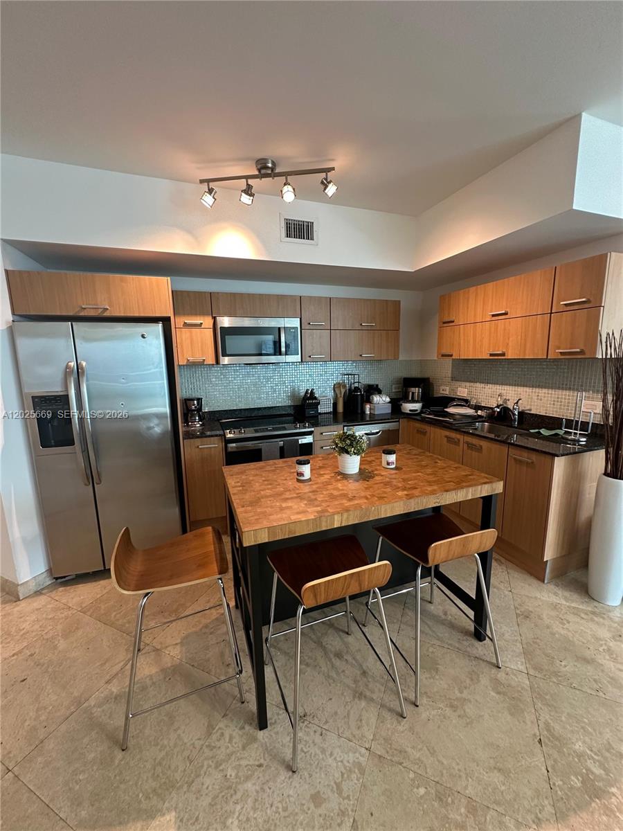 350 S Miami Ave Unit: 2302
