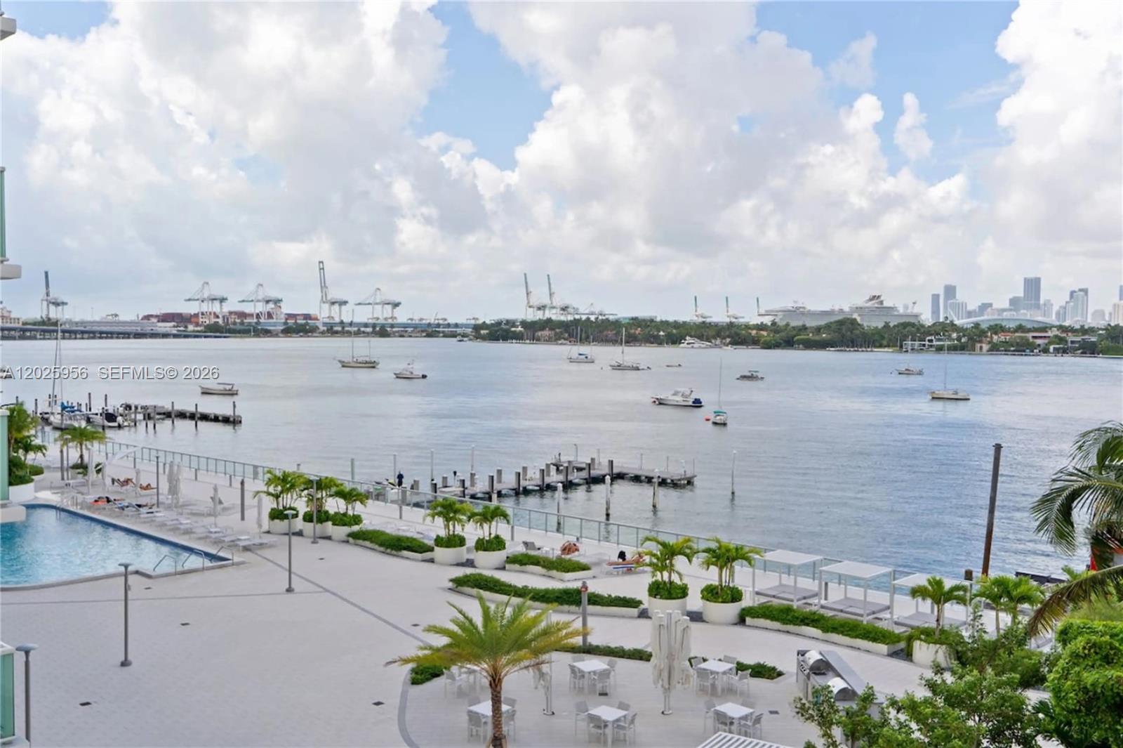 1100 West Ave # 427