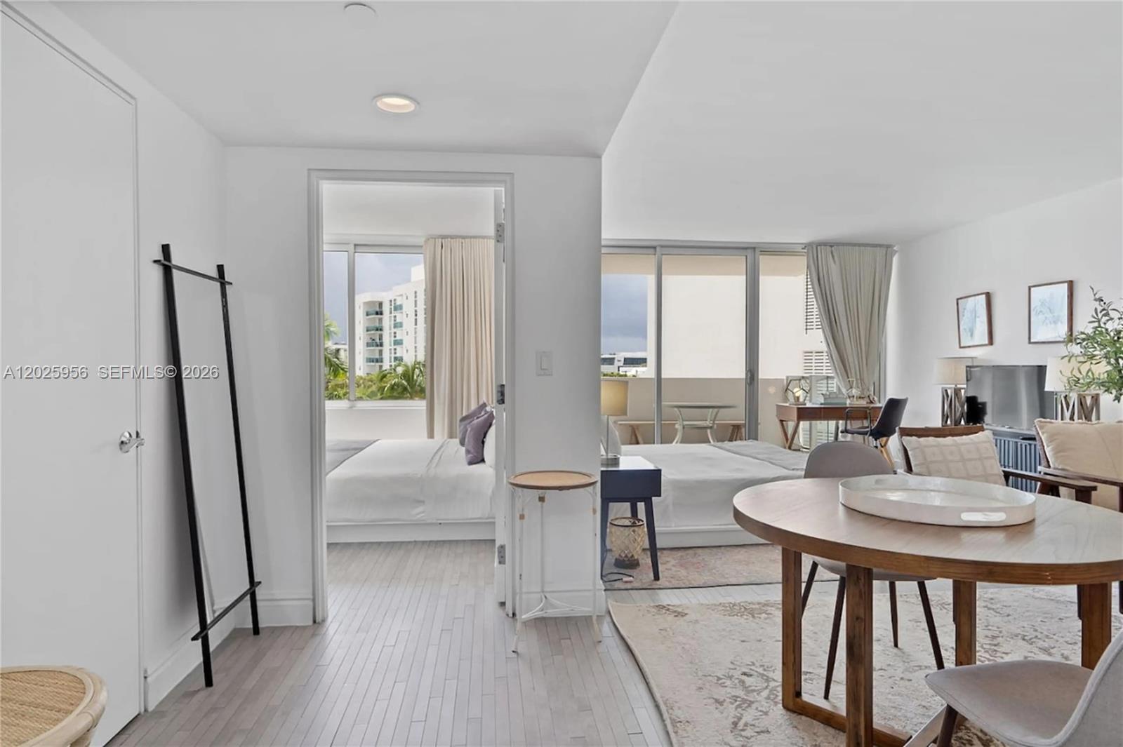 1100 West Ave # 427