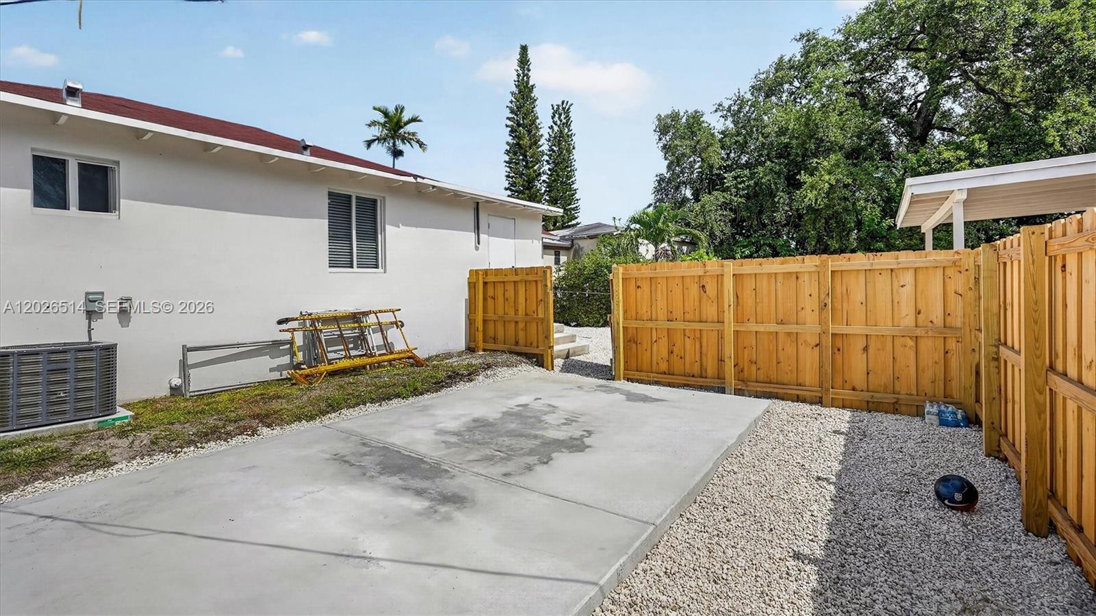 7612 NW 4th Ave