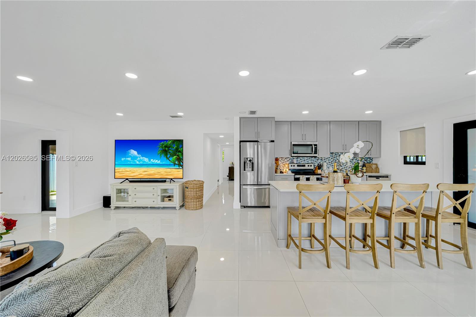 9265 Martinique Dr