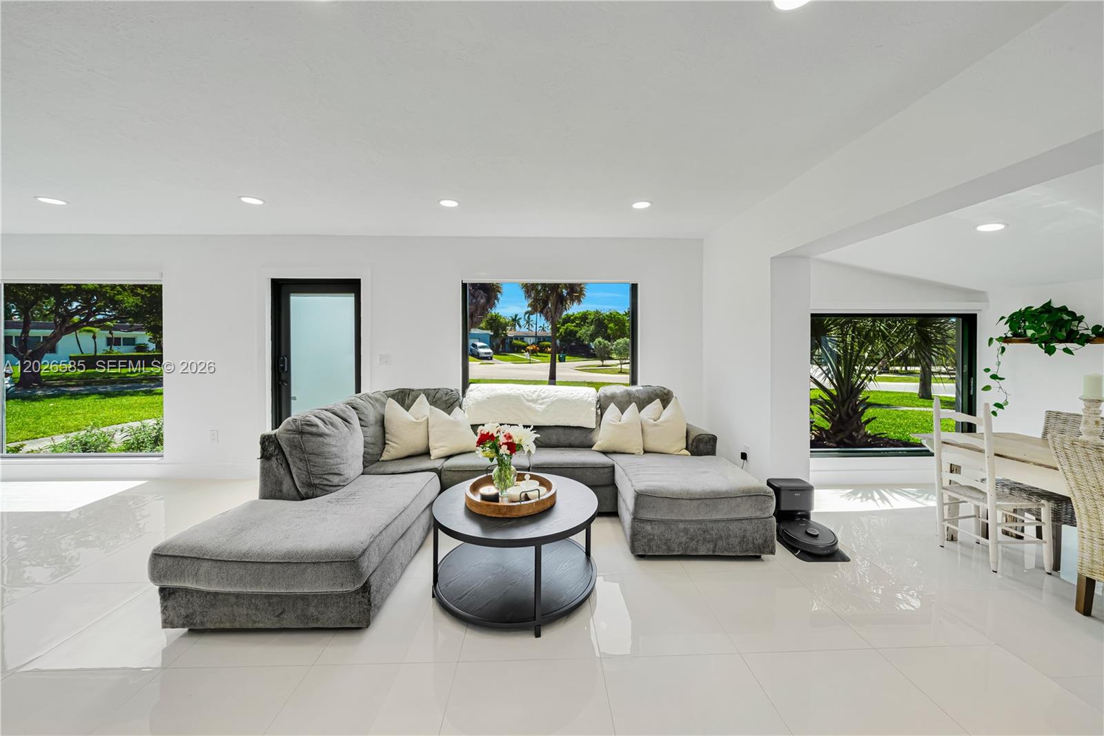 9265 Martinique Dr