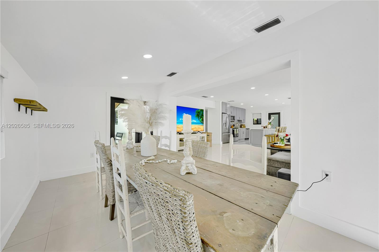 9265 Martinique Dr