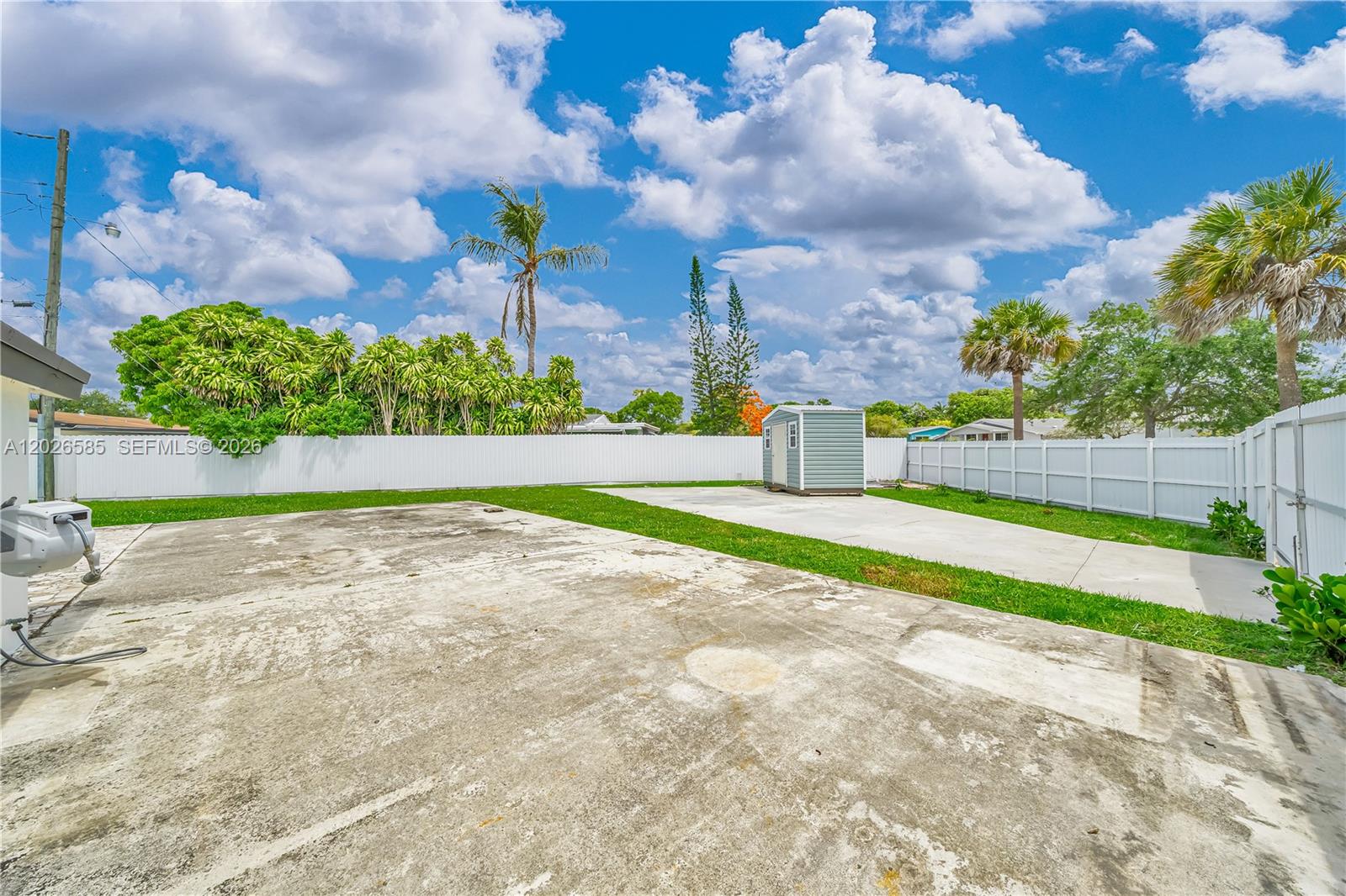 9265 Martinique Dr