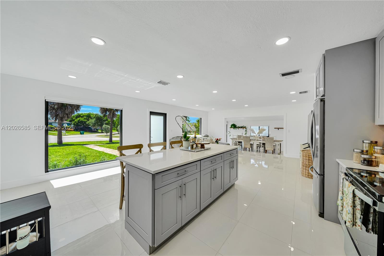 9265 Martinique Dr