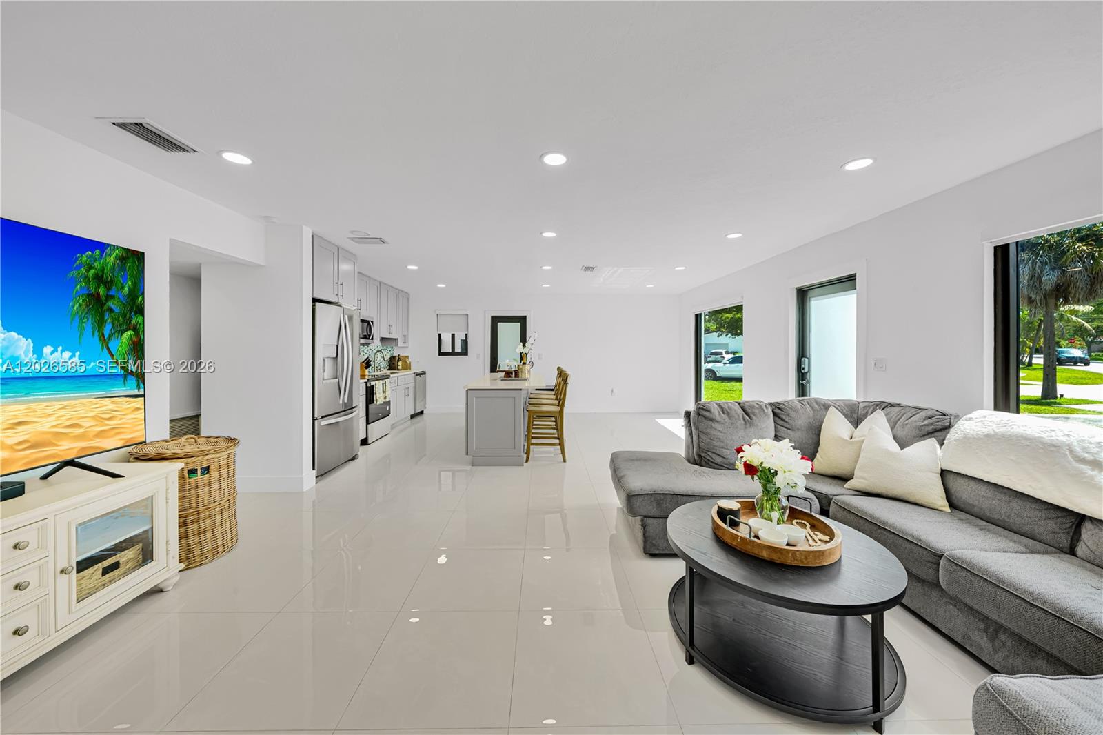 9265 Martinique Dr