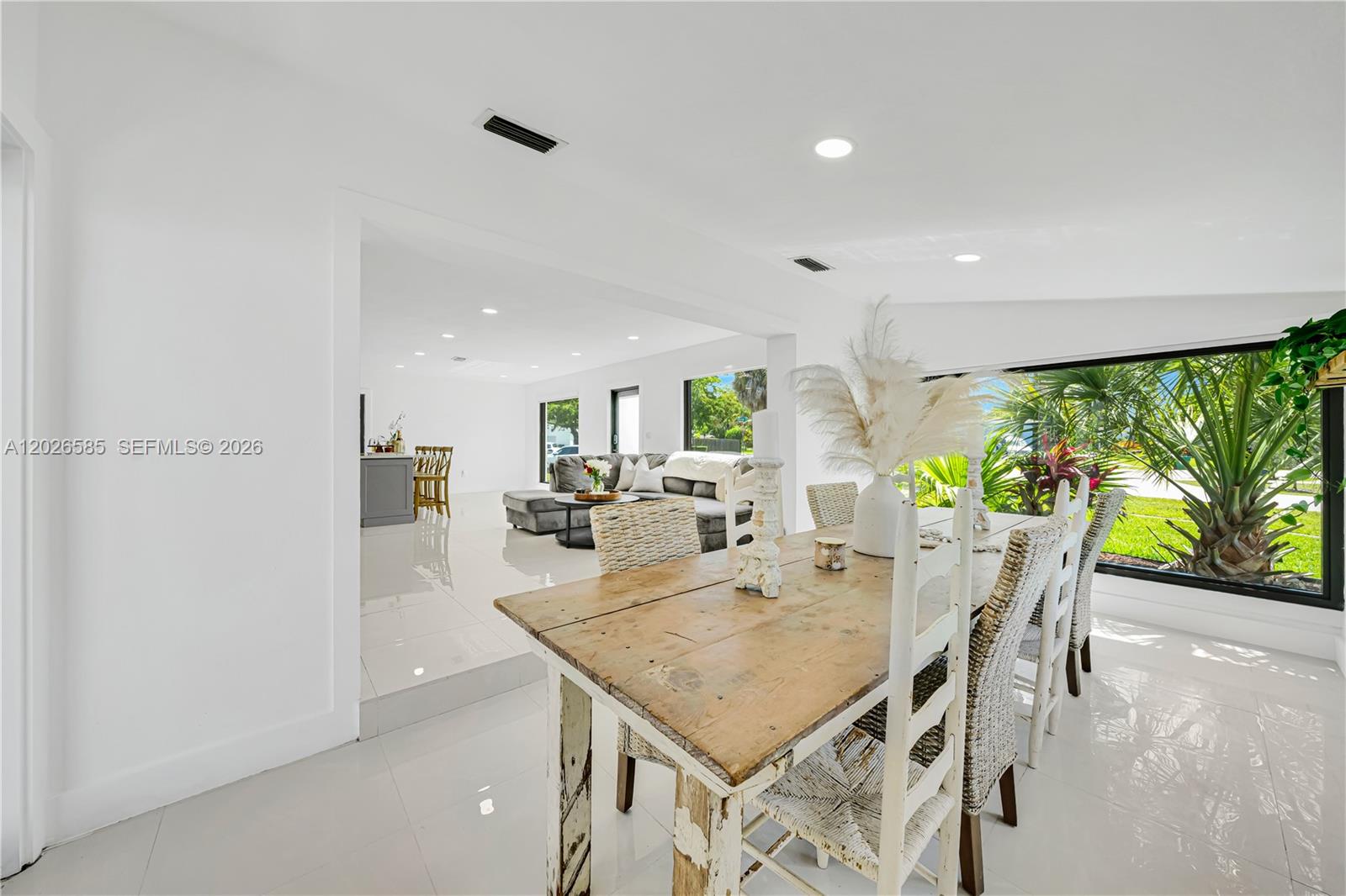 9265 Martinique Dr