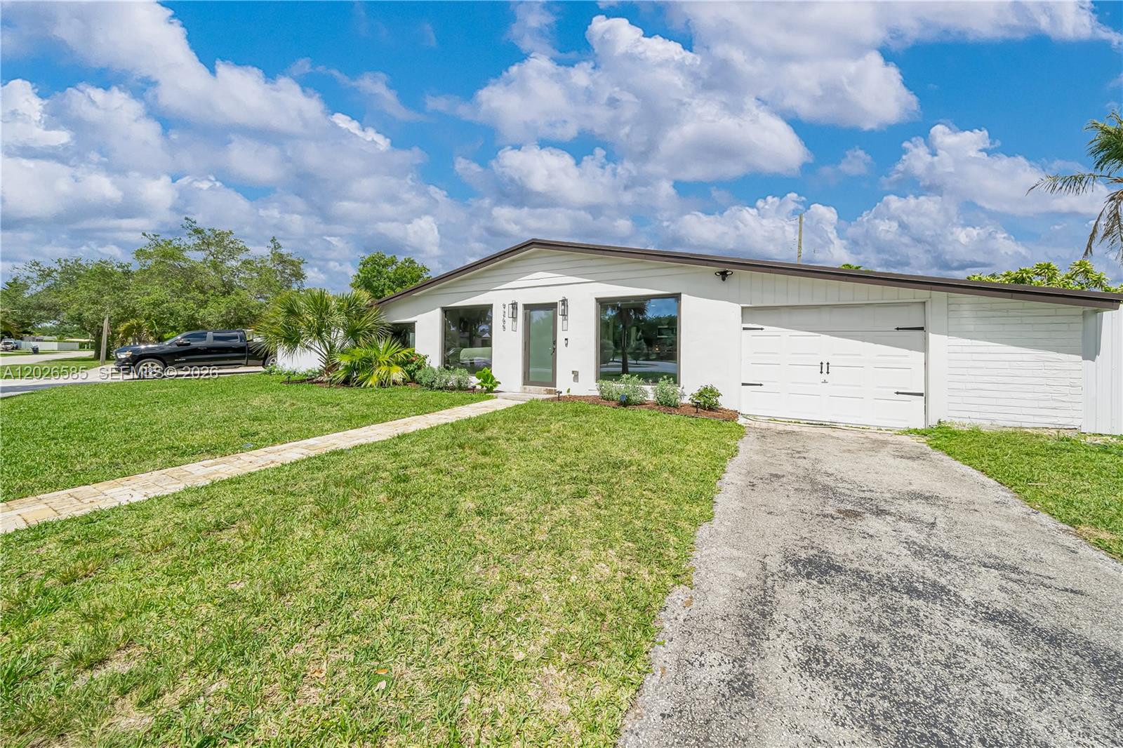 9265 Martinique Dr