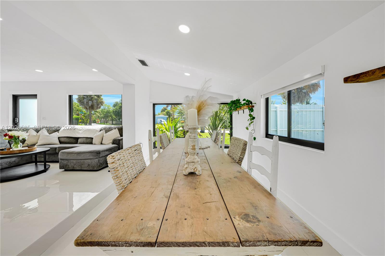 9265 Martinique Dr