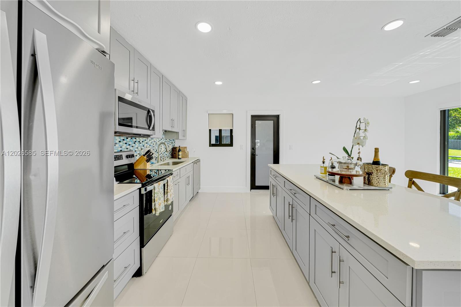 9265 Martinique Dr