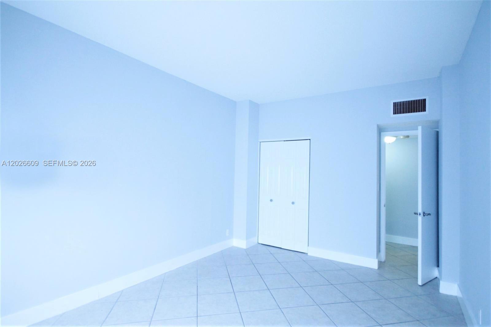 1455 N Treasure Dr # 1A