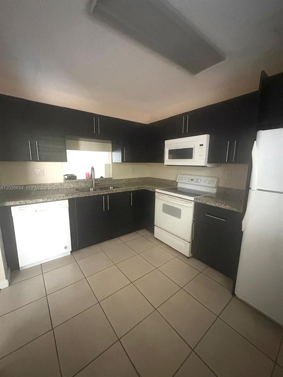 4174 Inverrary Dr # 903