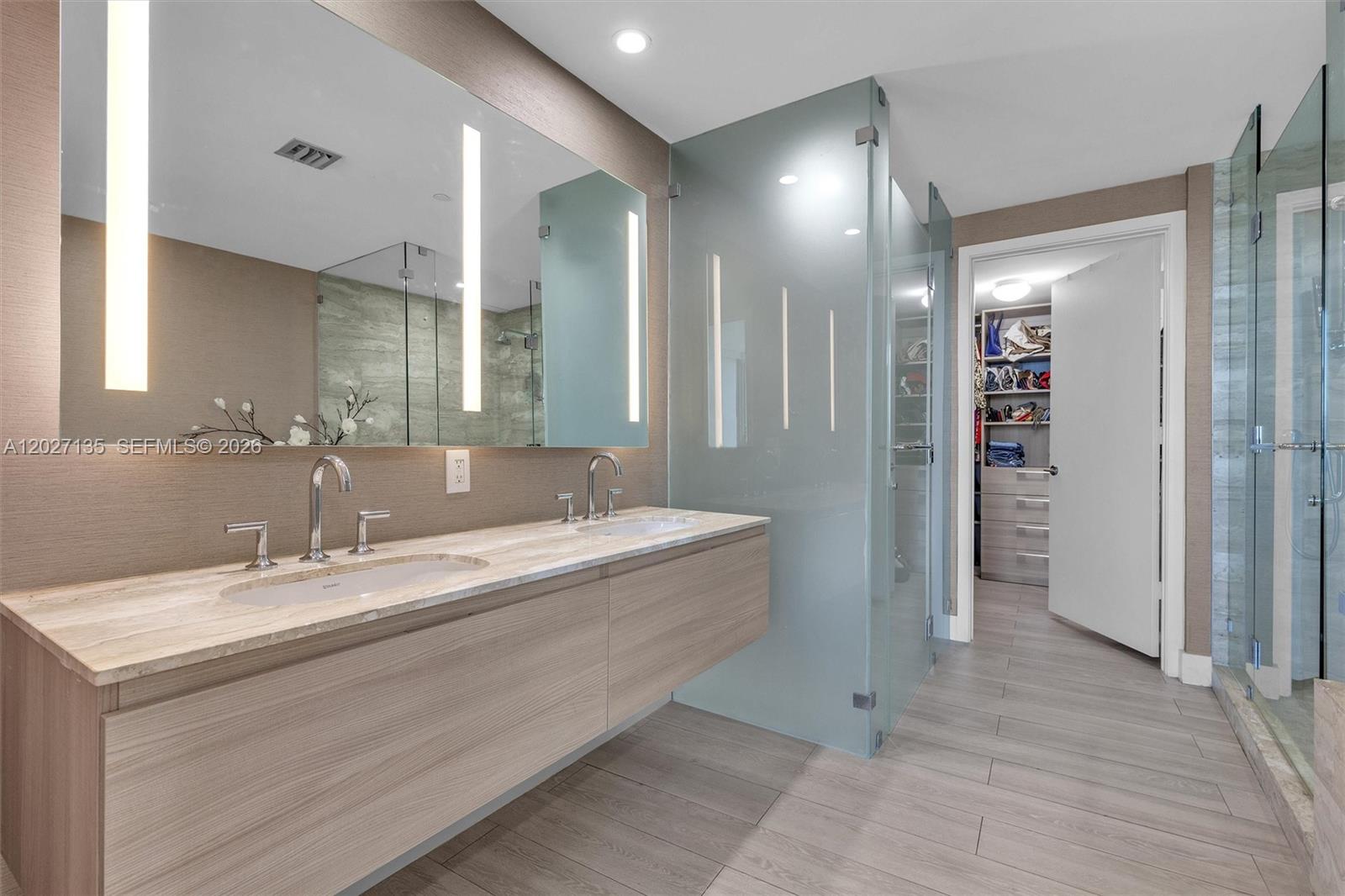 2900 NE 7th Ave # 402