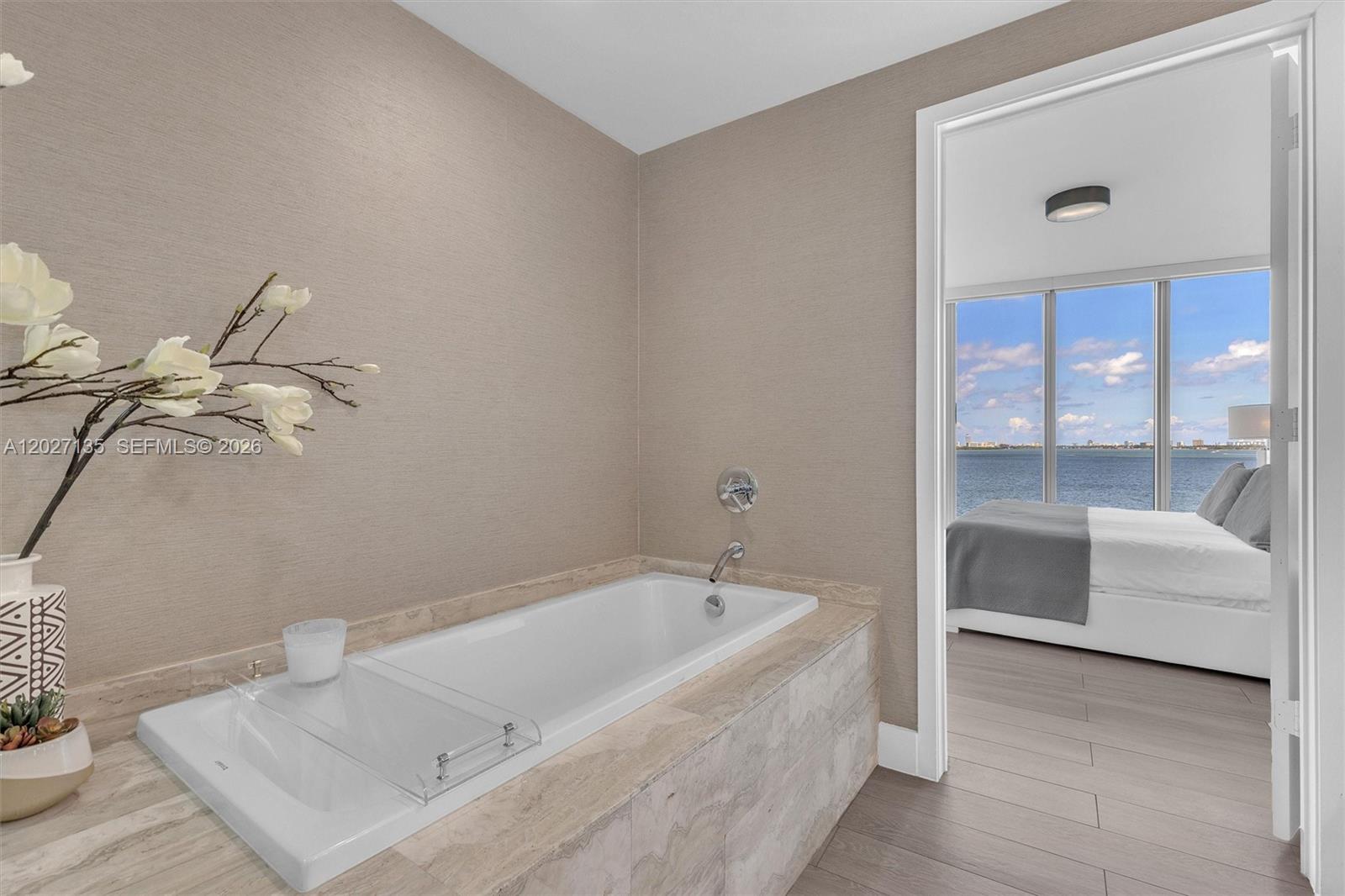 2900 NE 7th Ave # 402